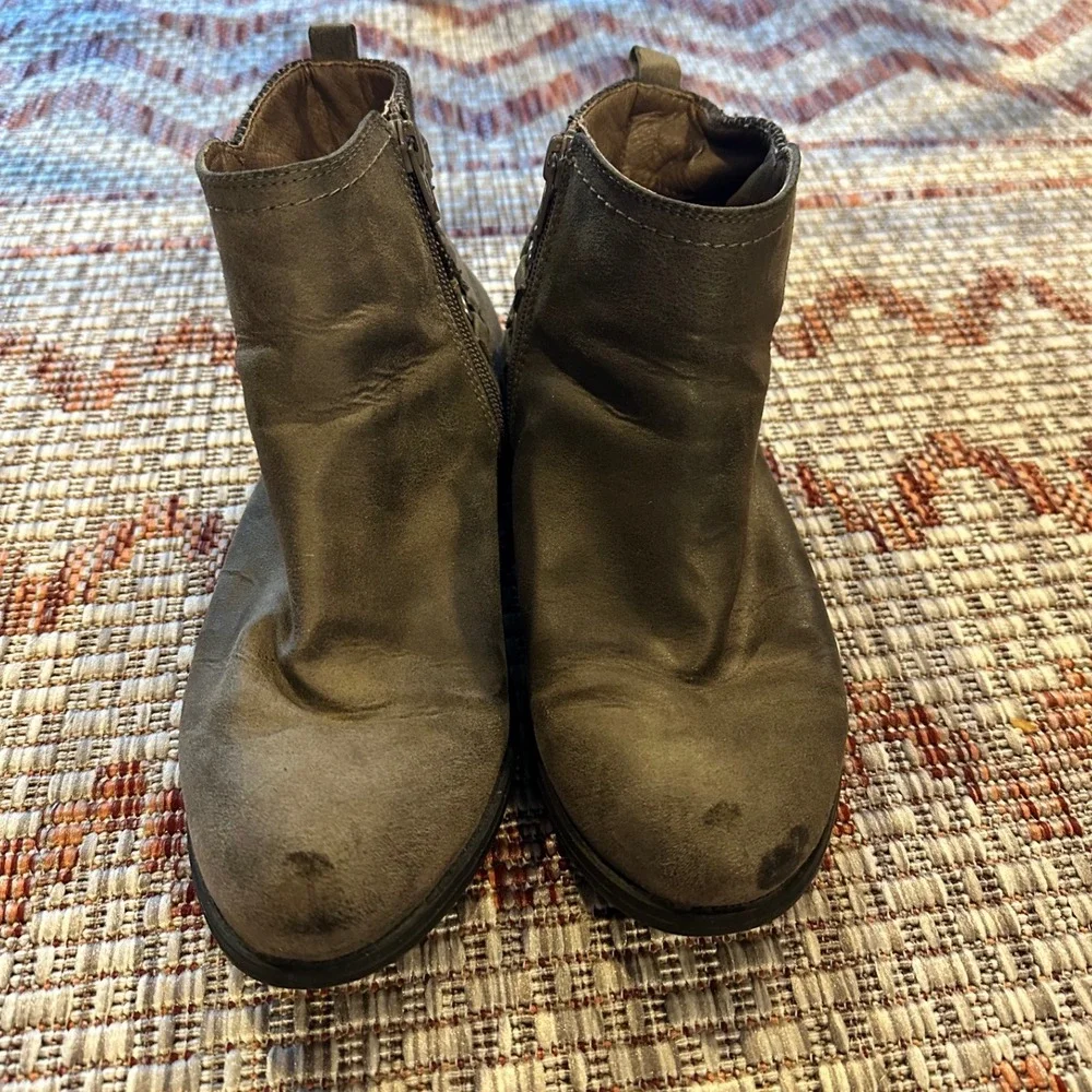 WHITE MOUNTAIN | Women's Grey‎ Suede Side Zip Ankle Booties